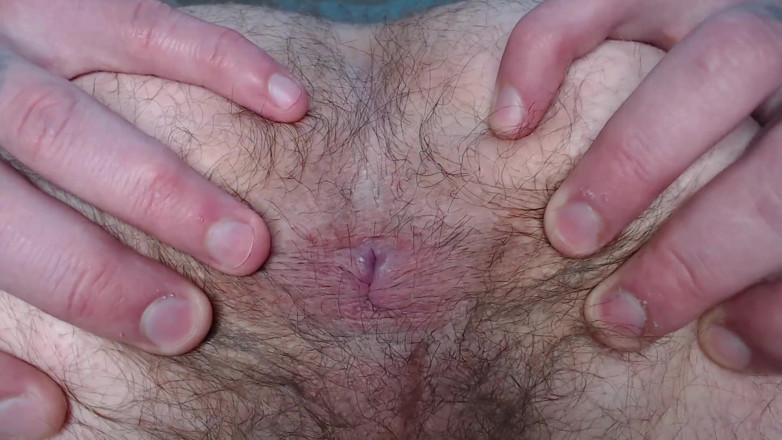 Hunky time: Auf populäre Forderung furzte ich und zeigte meinen haarigen arsch.