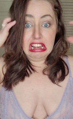 KinkyKatie: Takže jsem se totálně chystala odstranit, krčila jsem se tak...