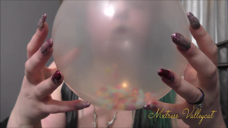 Mxtress Valleycat: Le mie unghie e il palloncino confetti