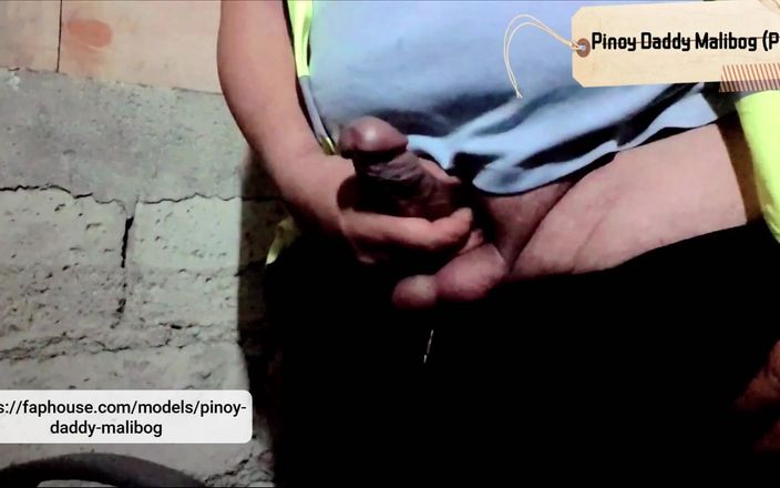 pinoy malibog: Trabajador filipino masturba su jugosa polla después de un largo...
