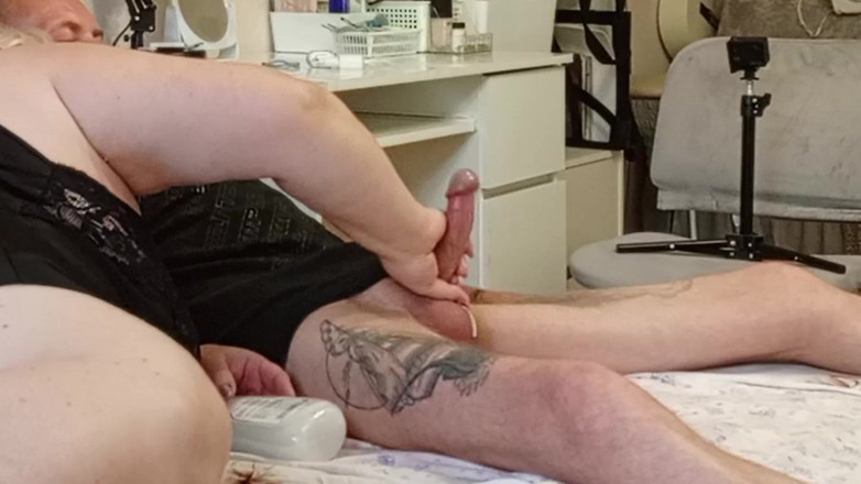 Zona901: Madrasta tira as mãos do meu pau duro antes da...