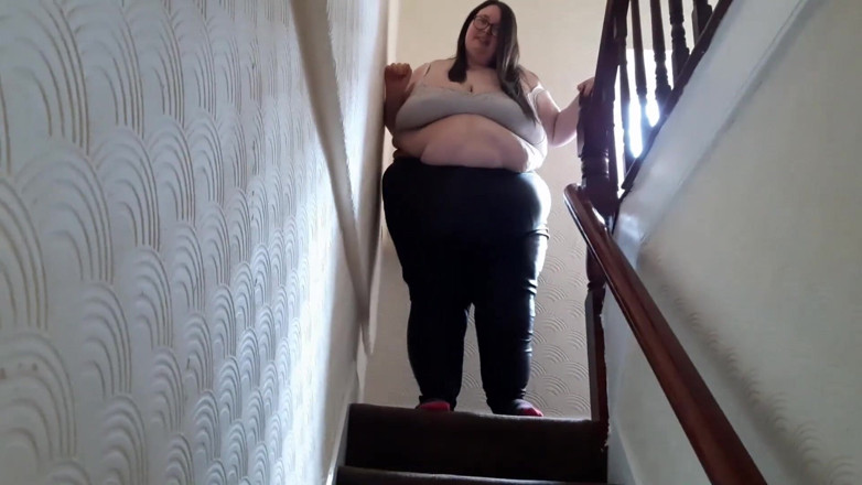 SSBBWLadyBrads: BBW SSBBW stairway to heaven - stairs