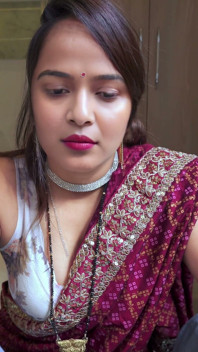Karwachauth Sex cu Hotel Boy- Soția indiancă desi și-a înșelat soțul, a futut tare după ce a sedus.