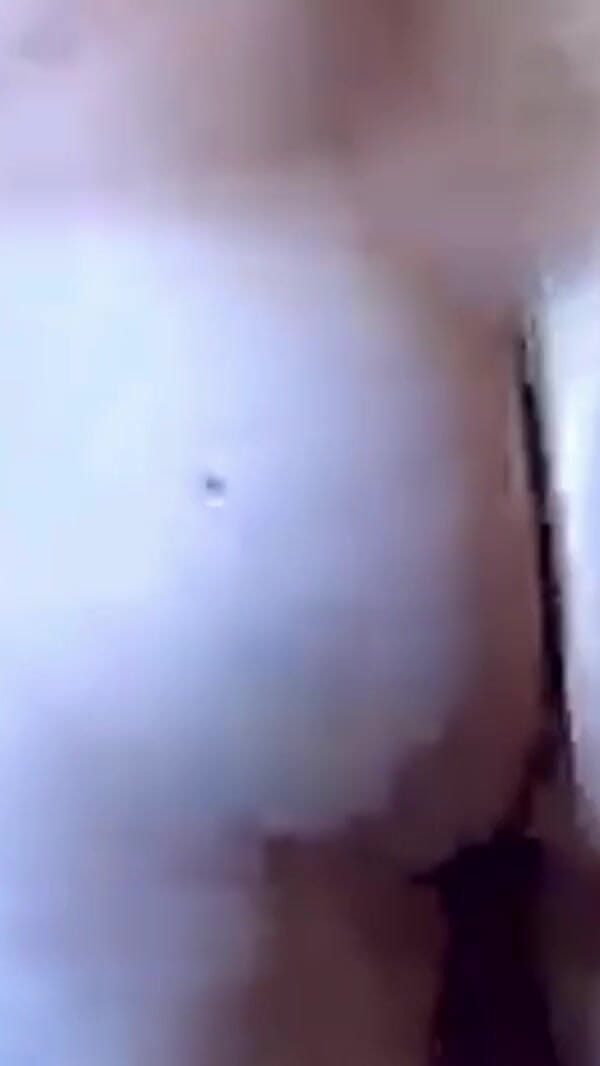 Who loves 69: Roztáhne nohy