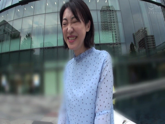 MBM3988: H067g01 a 60-year-old Mature Woman with a Good Wife and Wise...