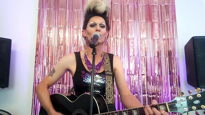 Alexalovesit: Pukanie do drzwi nieba