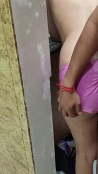 Ich habe das Bhabhi des nachbarn mit großen brüsten vor dem Vorwand verlassen, um Zucker zu bitten