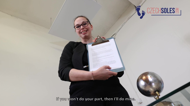 Czech Soles - foot fetish content: Gerente recebe sua tripla dominação de escritório pov