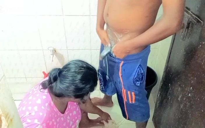 Riyamoni: J’ai pris un bain avec ma copine. C’est différent d’avoir...