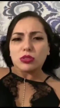 İlk anal hareketi 18 yaşında, sıkı bir popo ve sevişmeye sıcak