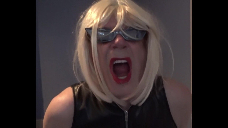 Leather Kirsten: Jouer dans du cuir