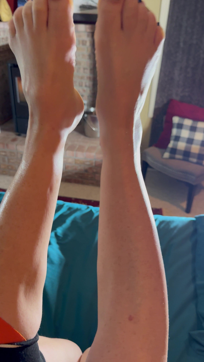 Bonewizzard69: सुंदर पत्नी बोनमेडिन के पास असाधारण कौशल है