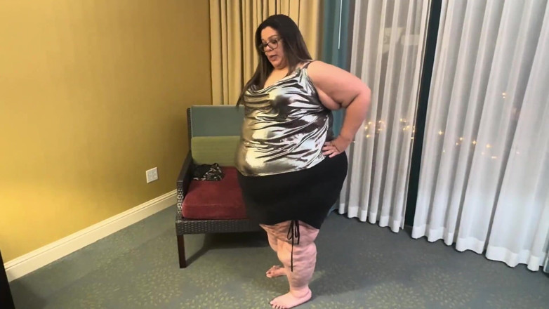 Plump Paradise: Paradisul grăsuțelor: Dress Hotel N Squeeze 2
