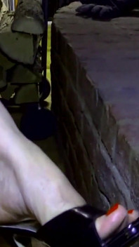 Fan-anfrage, high heels zeigt reife sexy füße endet mit fantastischem footjob