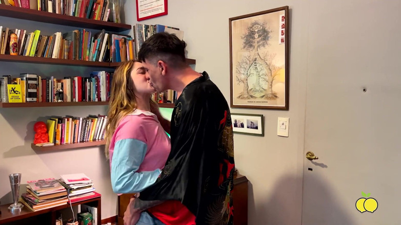 Limon producciones: Sembra che a mia moglie piaccia il ragazzo delle consegne