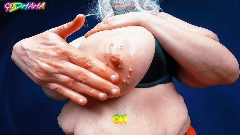 GODMAMA: Țâțe uriașe unse cu ulei 4