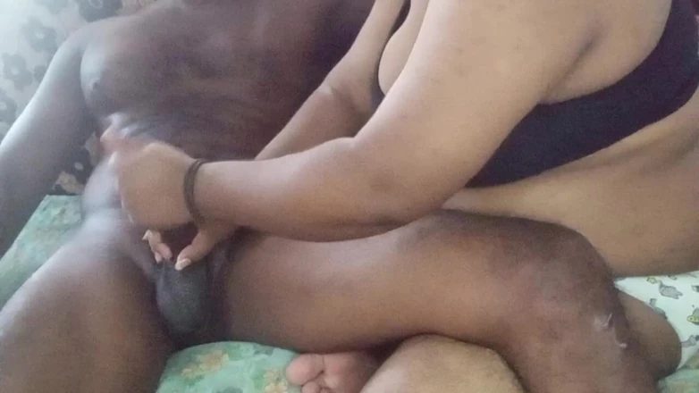 Ramesh: Homemade Handjob Cumshoot with Fun