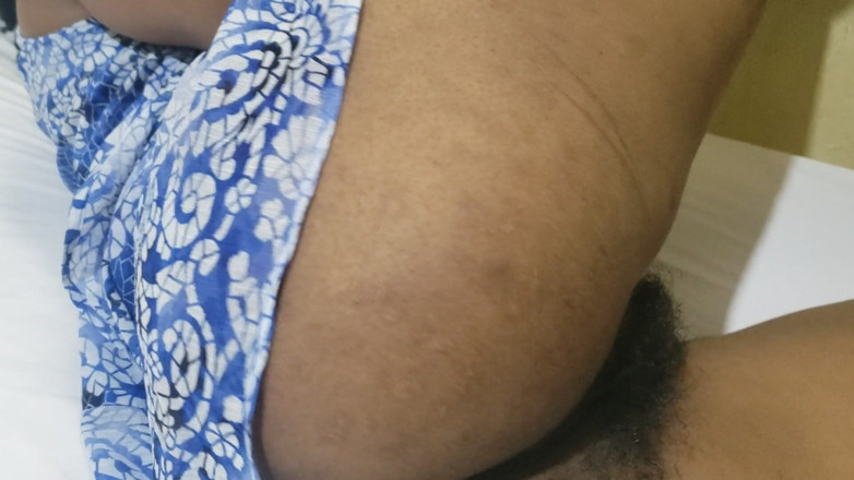 Lovemina: Aku pengen ngentot pantat ibu tiriku yang seksi