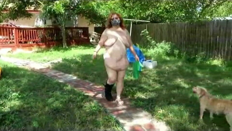 BBW nurse Vicki adventures with friends: Wearing medical boot nude masturbation with water hose