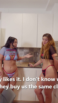 Les Orgasmes Multiples De Ma Petite Demi-sœur
