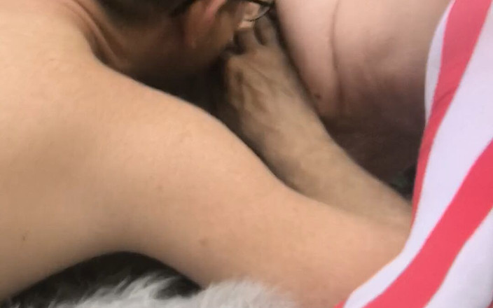 HerculesnVENUS: Могу ли я съесть твою тугую мокрую киску мамы на этом дереве? Шаловливая шлюшка отвечает на трах да ты можешь до тех пор, как я могу кончить на твою грязную руку?