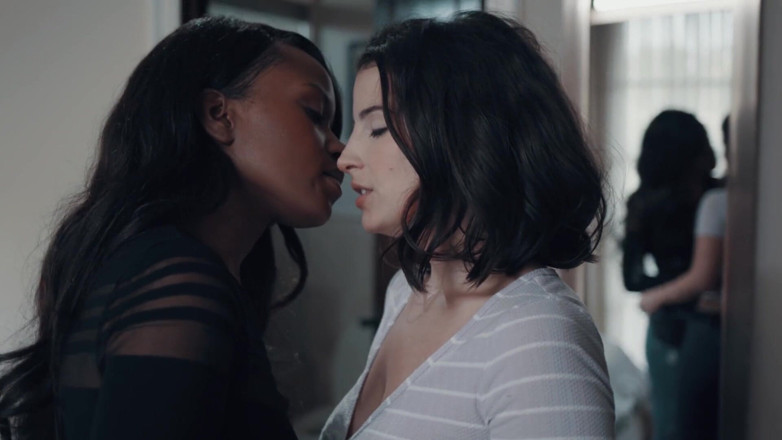 SweetheartVideo: Chị kế đồng tính nữ - tình yêu chị kế