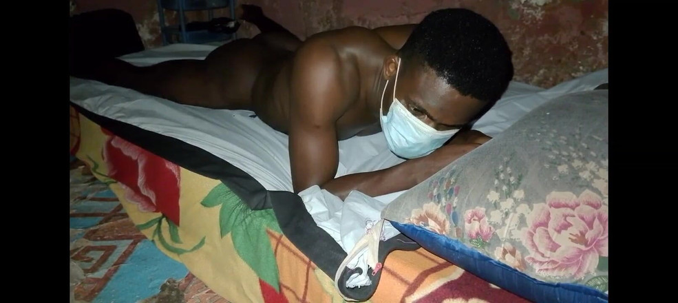 Masturbator emmy: Anh chàng da đen châu Phi đụ trên giường của anh ấy