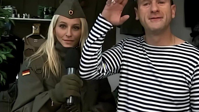 German Porn: Troia Bionda Scopata Duramente - Pompino, Pecorina E Facciale
