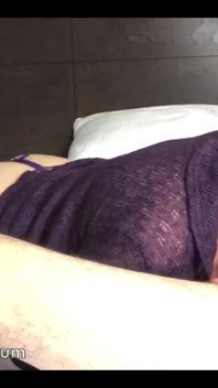 Tabanlar yukarı ateşli olgun gırtlağına kadar alma uzmanı maxxximummilf!