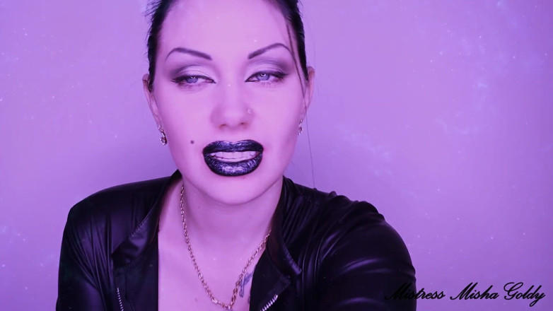 Goddess Misha Goldy: Lesklé černé rty nad vámi získají úplnou kontrolu! Okouzlující JOI