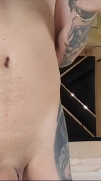 Můj nevlastní bratr hluboce šuká do krku