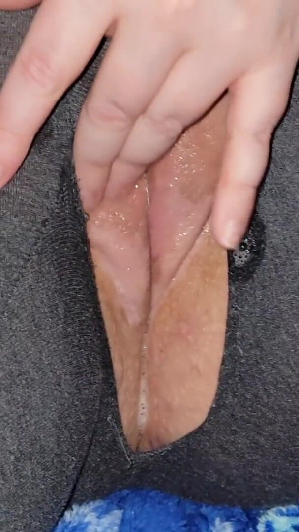 Big Booty Beauty: Big booty beauty's fat wet pussy lips get teased through...