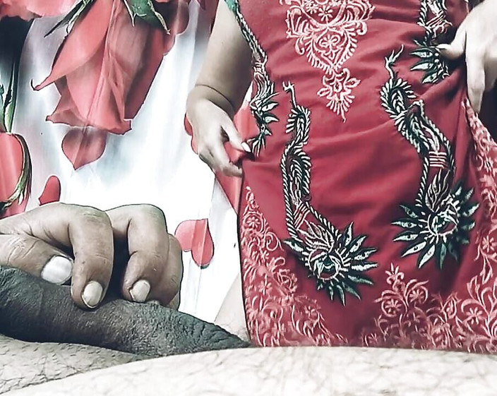 Bolly Karma: 美丽的熟女去和陌生人做爱