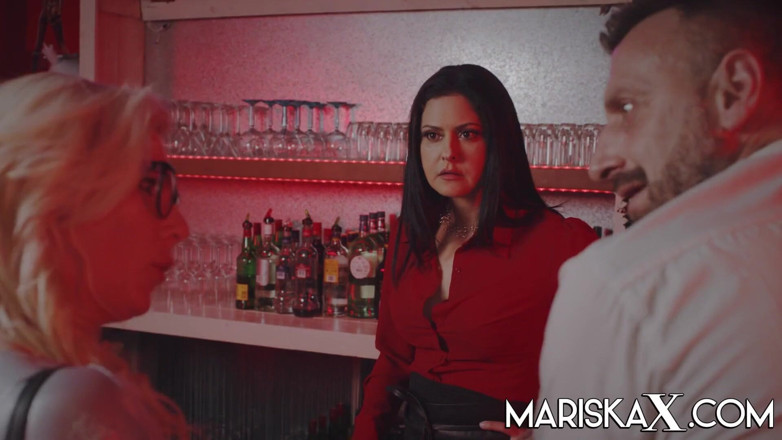 Mariska x: Маріска любить, коли її дівчину Тіну трахають