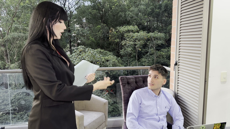 Papi Rodriguez: 我的老板让我干她，如果我在工作时不剃光