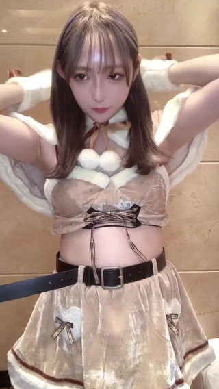 MilkyUni: Cosplayers' Christmas Live Dressing
