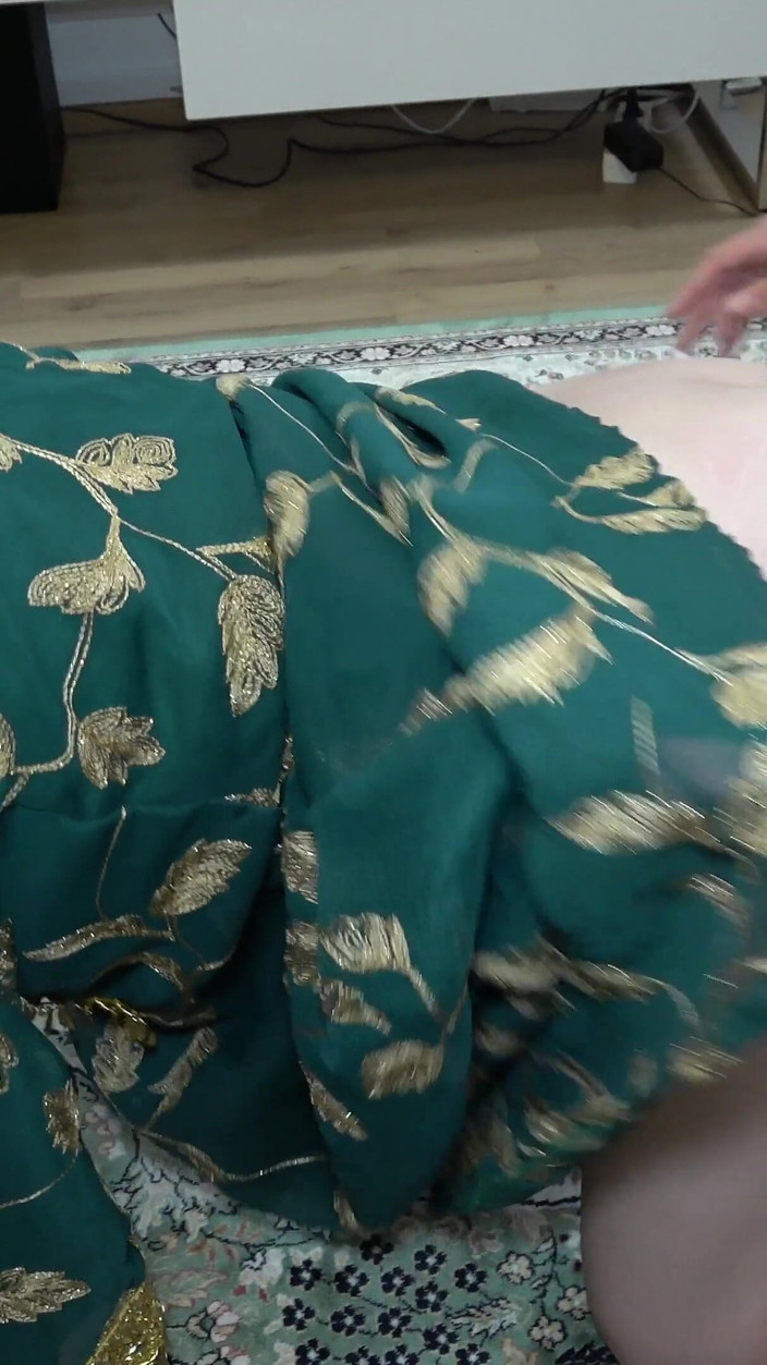 Amateur Homemade Porn: Arabic Dress Help Turns Into Hot Sex with Stepsister