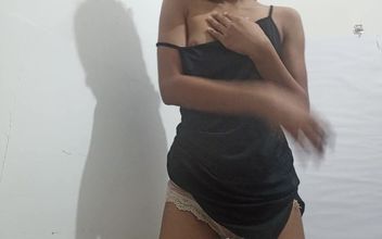 Hot Cute Girl Squirting Video and Hard Orgasm