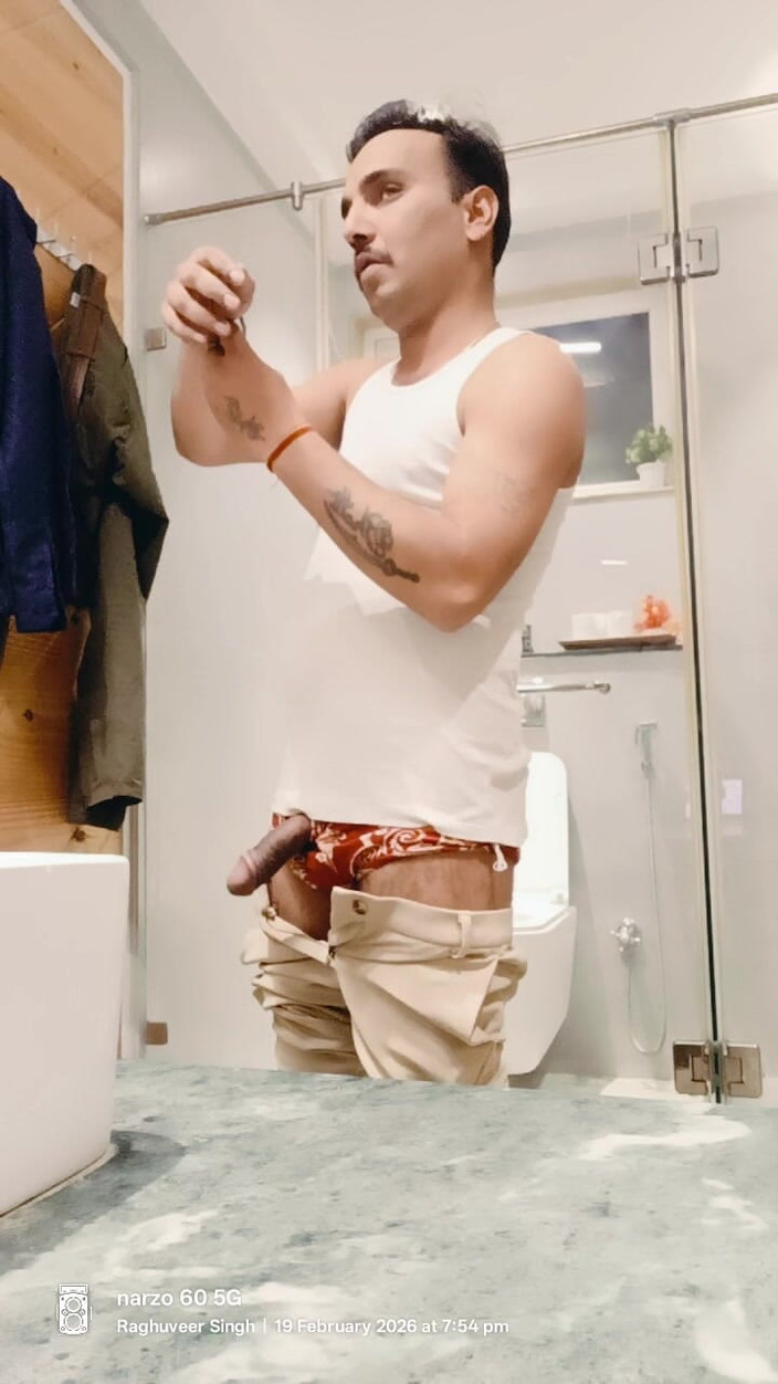 Rajasthani-old-lover: Pregătindu-mă cu pula mea afară