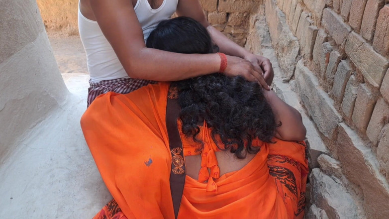 Trilokinath: Parnita fa sesso con il nuovo husbend
