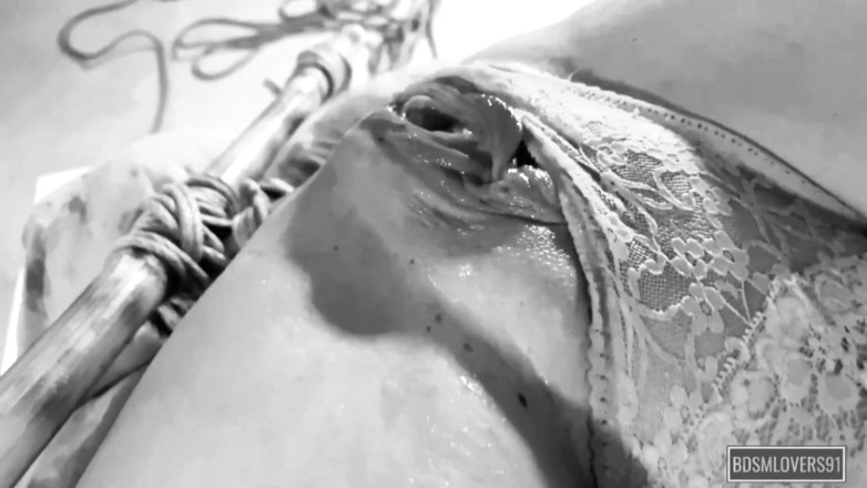 Bdsmlovers91: Compilație sado-maso cu pizdă plesnită - te va înnebuni!