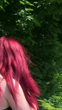 Jaye Rose flashes her ass in outdoor amateur action
