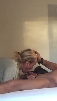 Sex la apus în camera unui hotel francez