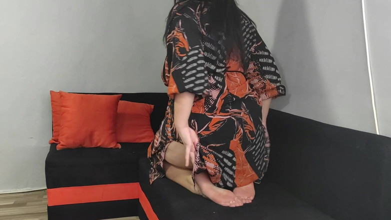 Young_strawberry: Seduce you with feet and y impregnate me
