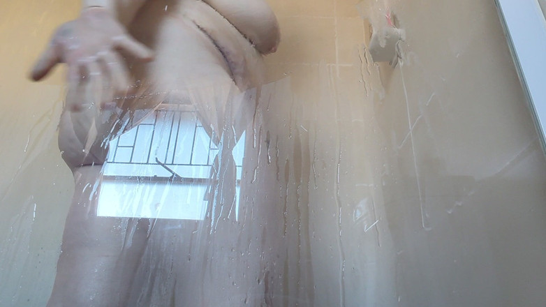 Aliceqii: POV : Tu me regardes prendre une douche en secret