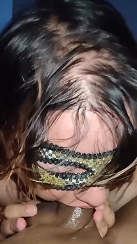 Molliger dicker arsch schluckt meinen ganzen schwanz und bekommt das ganze sperma in ihren hals