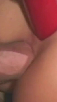 Ateşli sarışın anal sikişmeyi ve dildo seviyor