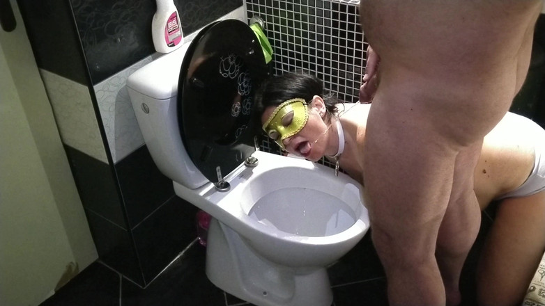 Toilet Mommy: 奴隶荡妇的嘴用作厕所