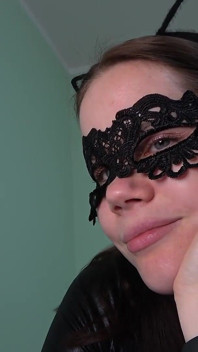 Catwoman Gioca Con Un Topo in POV