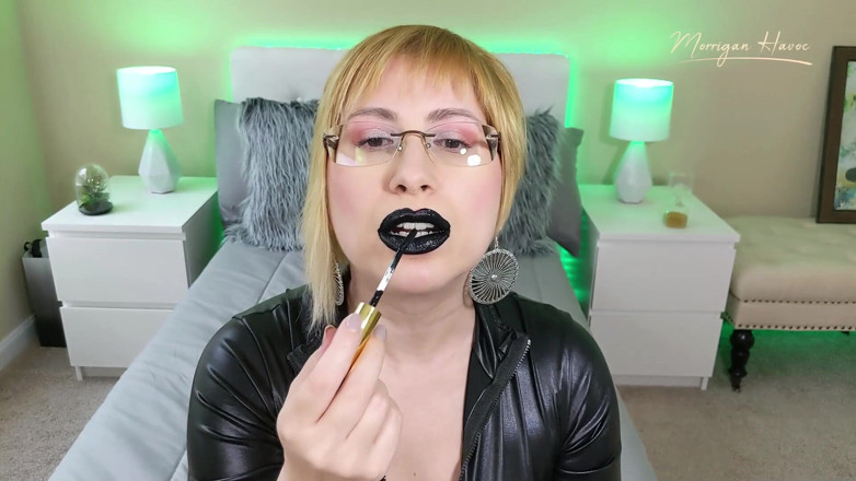 Morrigan Havoc: Dává si černou rtěnku